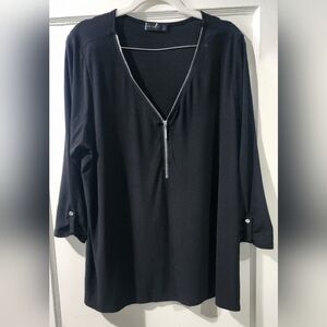 🌷Black Zipper V-Neck Blouse size 1X🌸